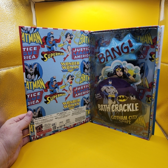 NEW Justice League x Hi Peach Layne Bath Set- Bath Bomb Bath Crackle Bubble Bath - Picture 4 of 6